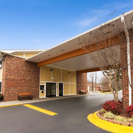 Super 8 By Wyndham Charlotte University Exterior photo