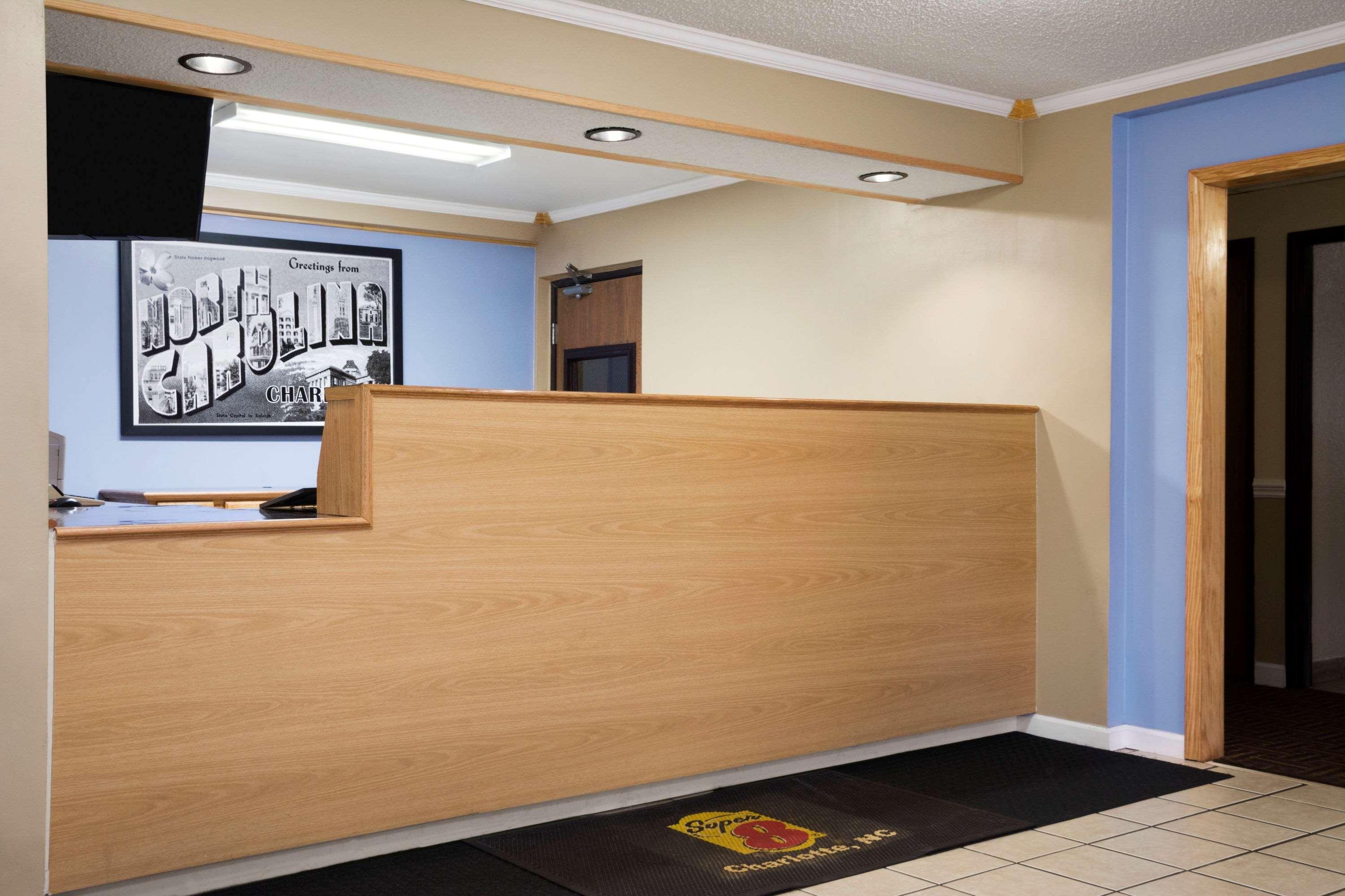 Super 8 By Wyndham Charlotte University Exterior photo