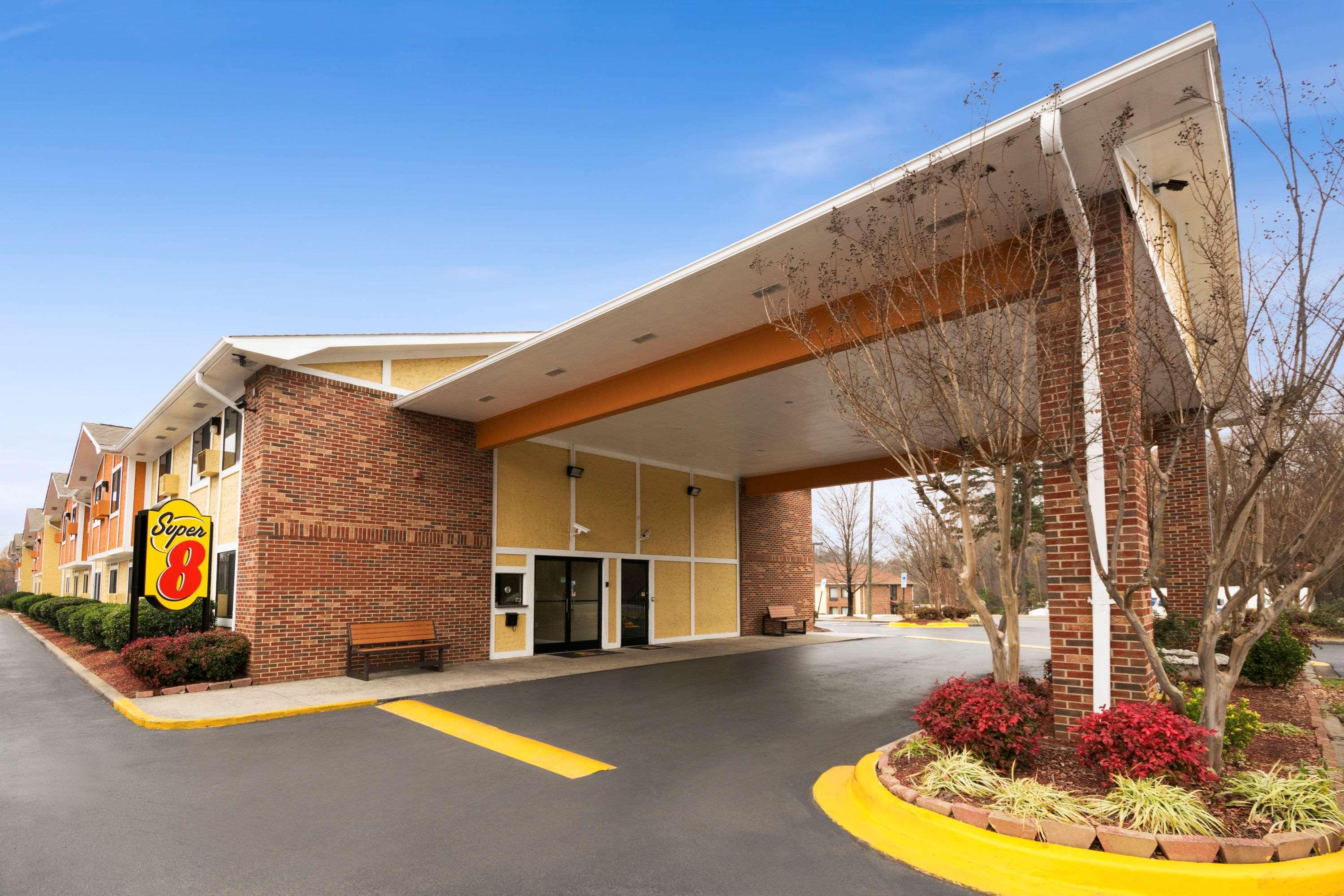 Super 8 By Wyndham Charlotte University Exterior photo