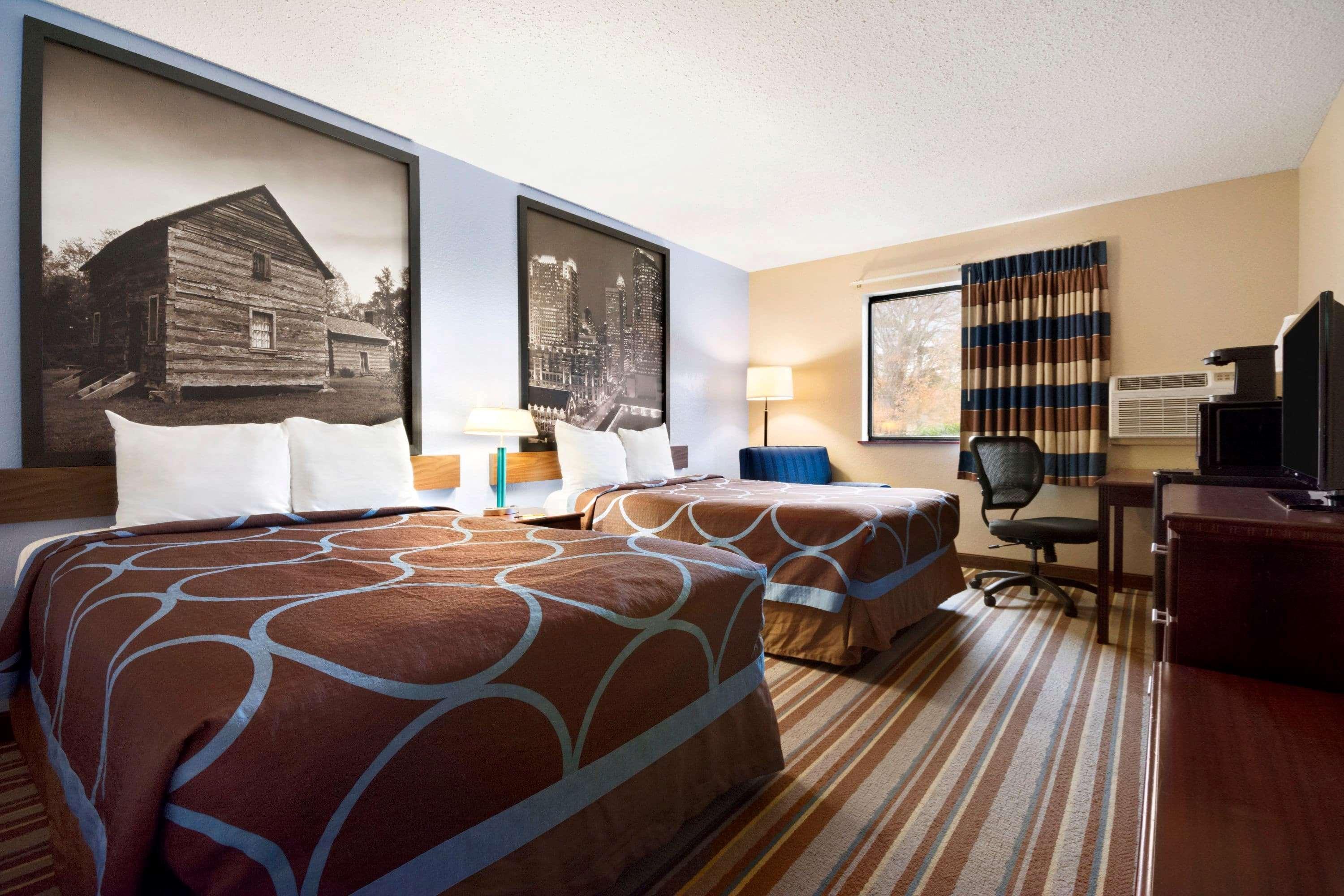 Super 8 By Wyndham Charlotte University Exterior photo