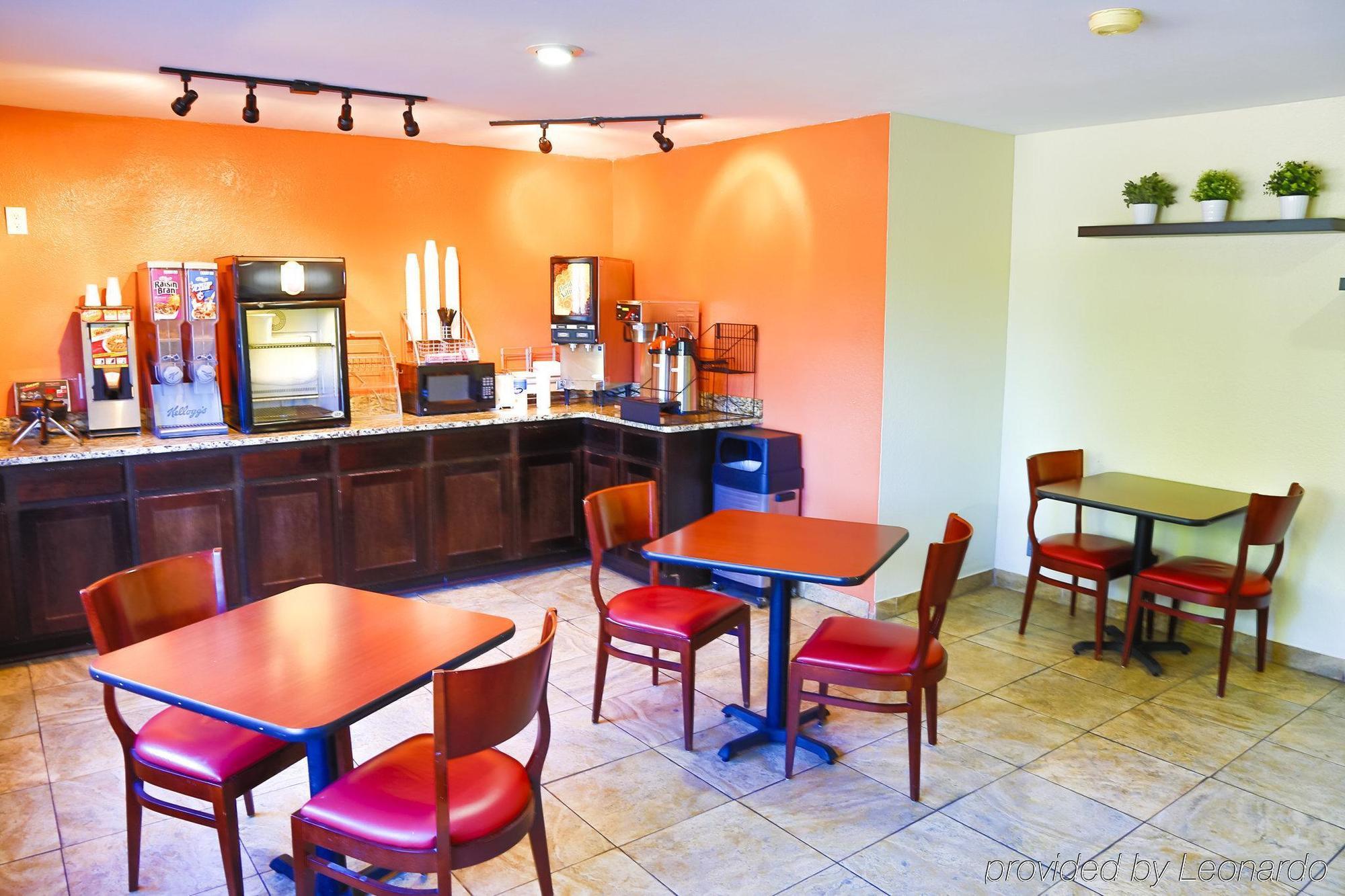 Super 8 By Wyndham Charlotte University Exterior photo